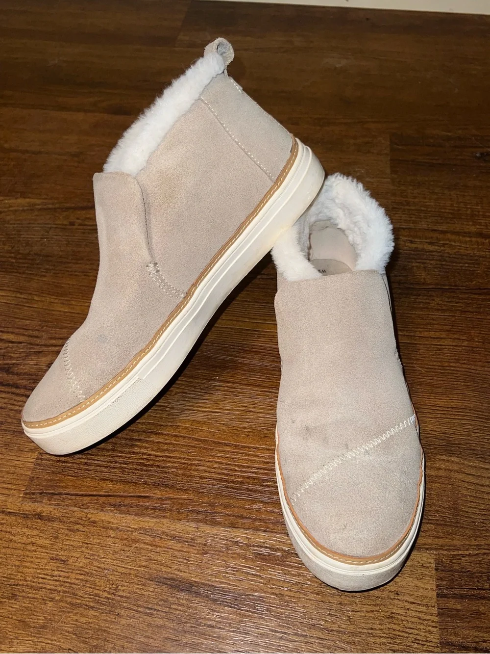 Toms Slip On Paxton Suede Beige Faux Fur Lined Comfort Sneaker Boots Size 9